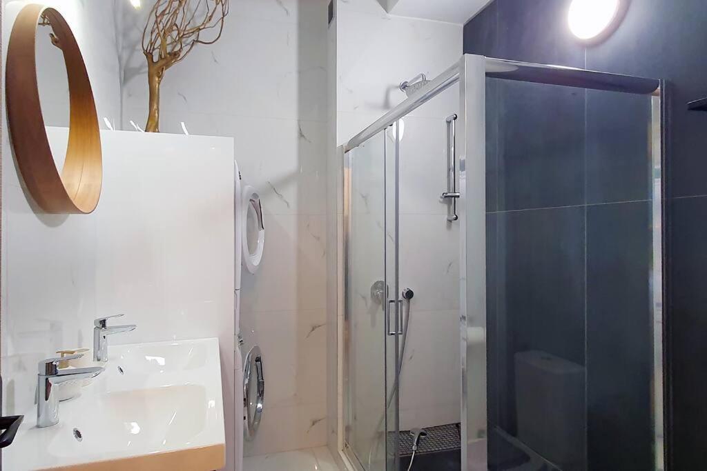 Hidden Gem On The Piraeus Coast Apartment ภายนอก รูปภาพ